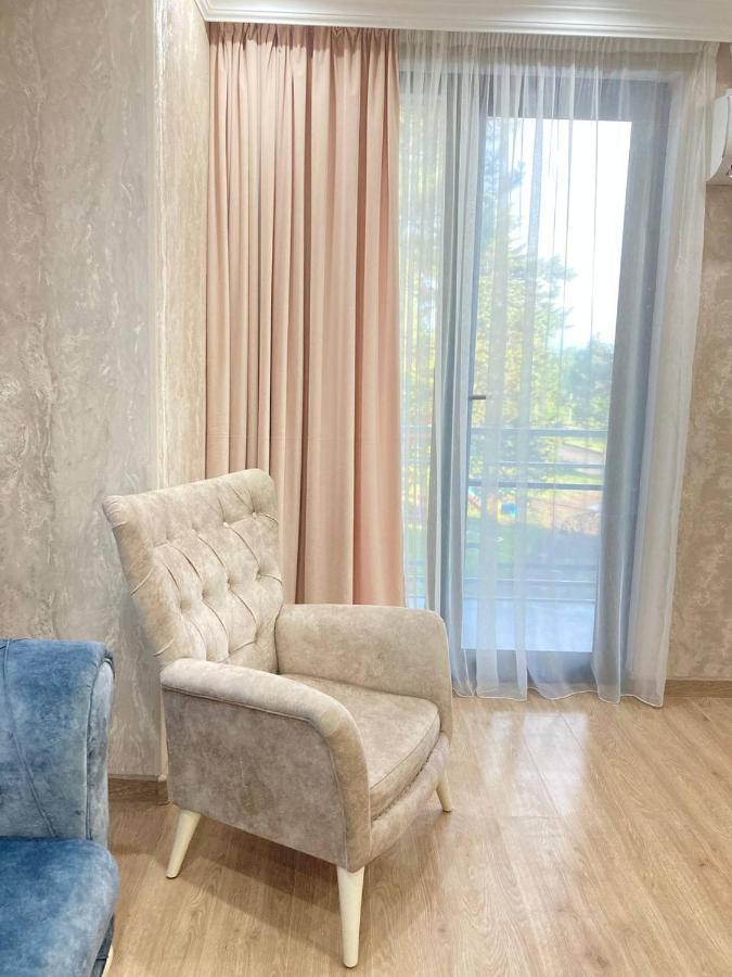 Апарт Отель Pʼotʼi מראה חיצוני תמונה